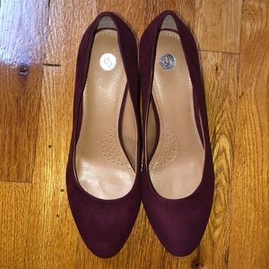 BURGUNDY SUEDE LIKE PUMPS